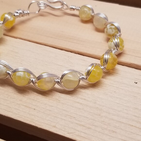 Handmade Yellow Agate Wire Wrapped Silver Tone Bead Bracelet - Picture 4 of 5